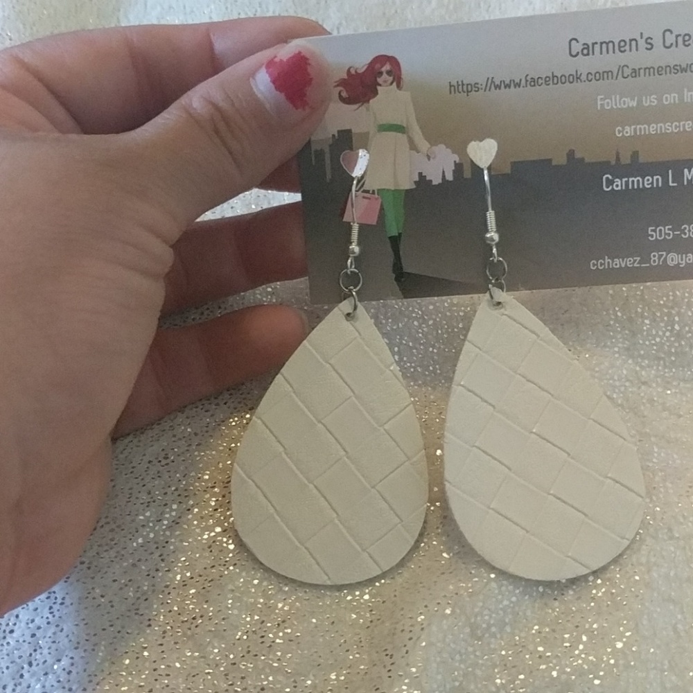Faux leather earrings white